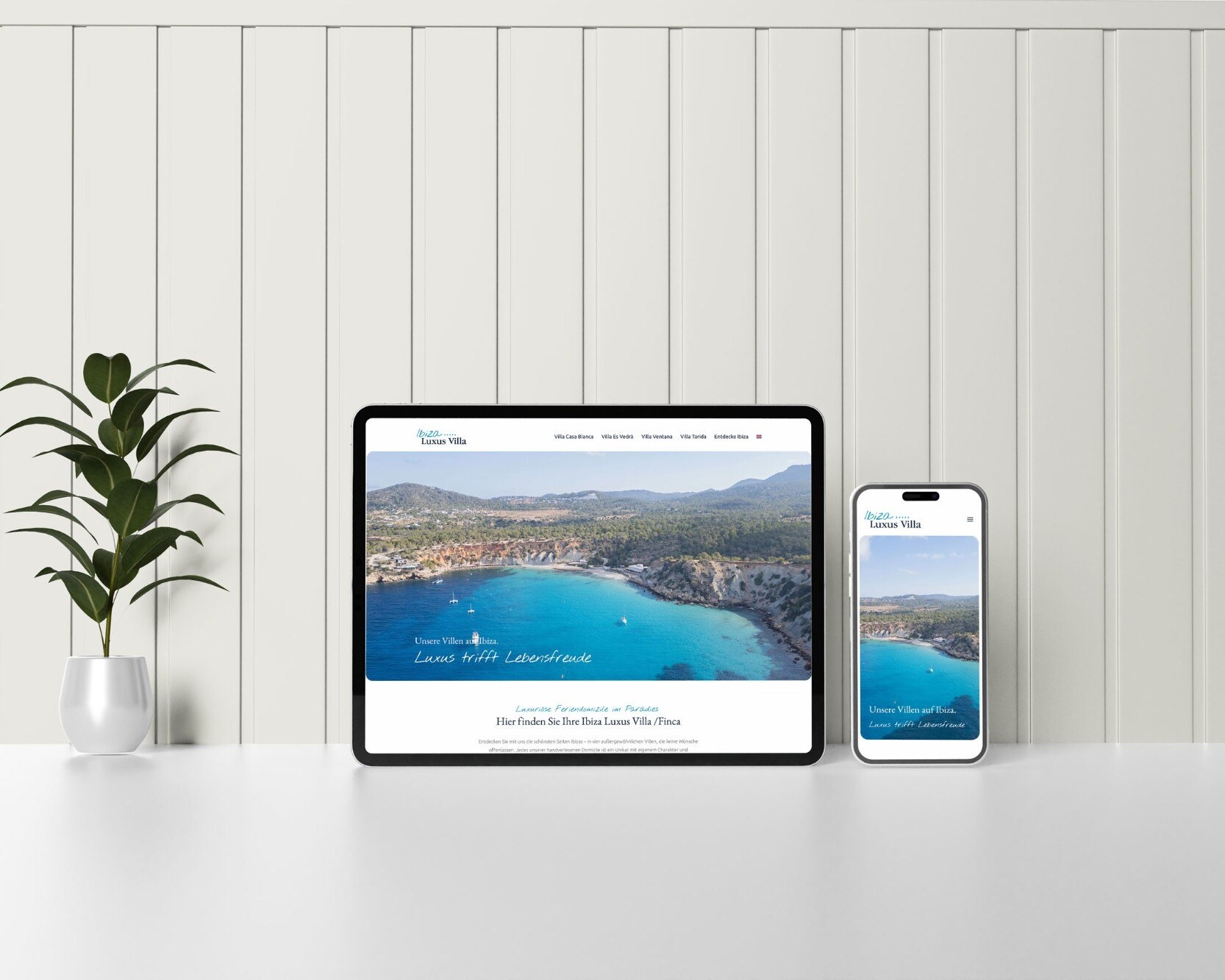 Website der Ibiza Luxus Villa responsiv auf Tablet und Smartphone
